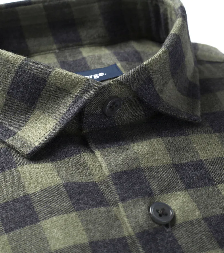 Camicia bianca in popeline facile da stirare