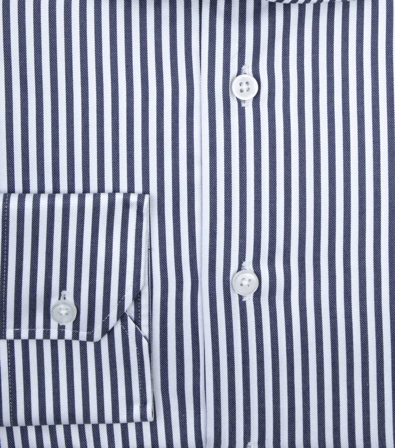 Camicia bianca in popeline facile da stirare