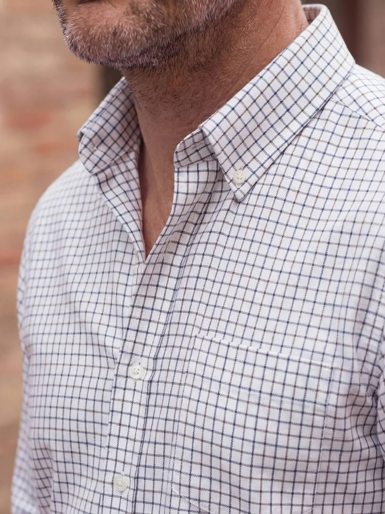 Camicia bianca in popeline facile da stirare