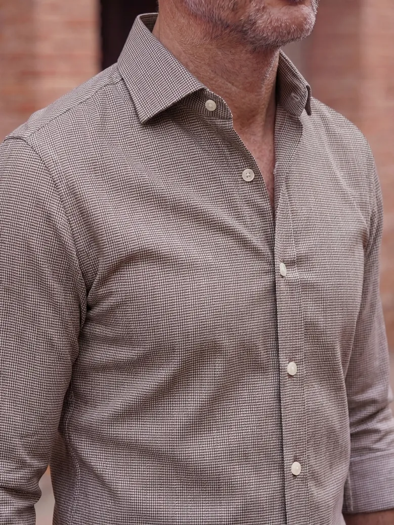 Camicia bianca in popeline facile da stirare