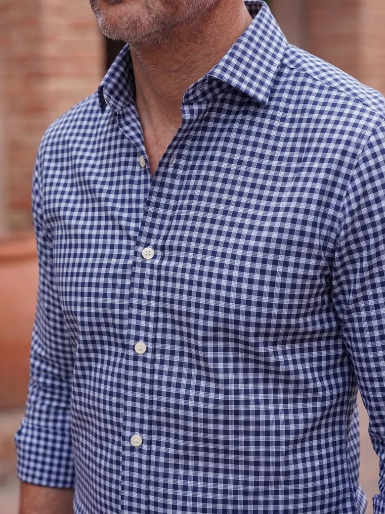 Camicia bianca in popeline facile da stirare