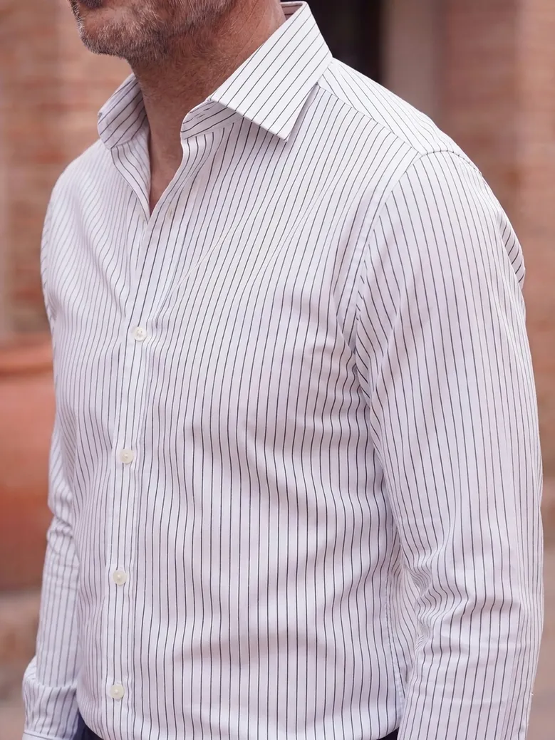 Camicia bianca in popeline facile da stirare